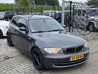 BMW 1-serie 118 D High Executive picture 4