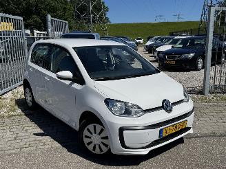 Volkswagen Up! 1.0 BMT Move up picture 1