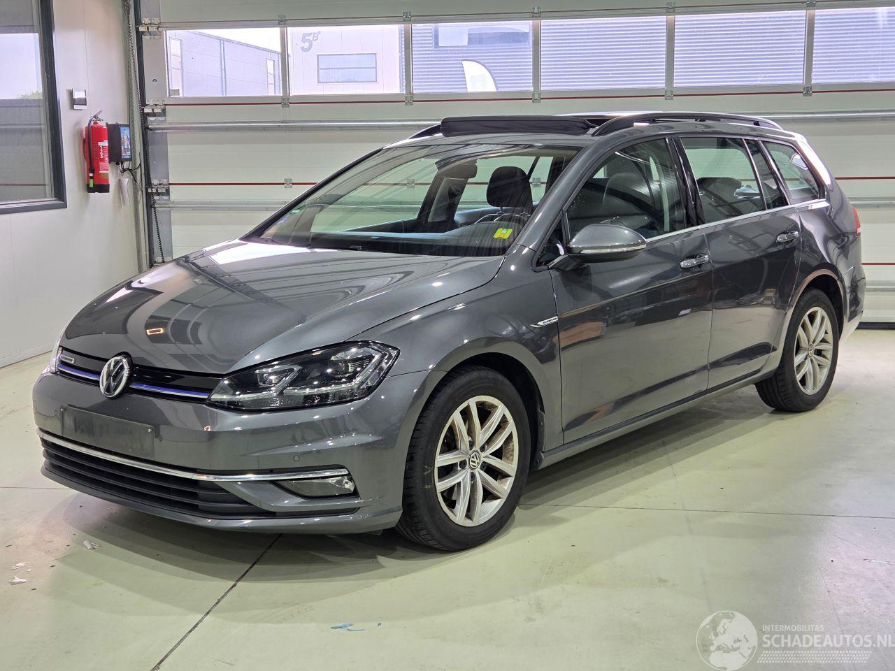 Volkswagen Golf PANO ACC