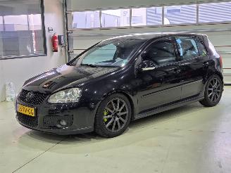 Vaurioauto  passenger cars Volkswagen Golf GTI 2005/5