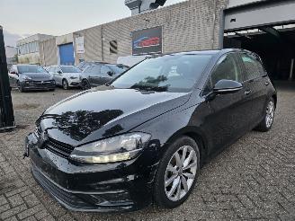 Schadeauto Volkswagen Golf 1.5 TSI DSG Camera Keyless Navi Led Acc Ecc Coming-Home 110KW/150PK 2020/5