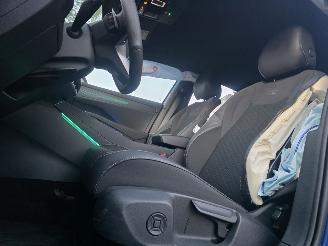 Volkswagen T-Roc R-Line 1.5eTSI IQ-Light Drive-Mode Camera Virtual Keyless Sfeerverl. Acc Lane-Assist 110KW / 150PK picture 11