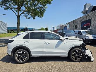 Voiture accidenté Volkswagen T-Roc R-Line 1.5eTSI IQ-Light Drive-Mode Camera Virtual Keyless Sfeerverl. Trekhaak 110KW / 150PK 2026/2