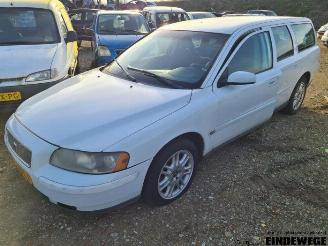 Salvage car Volvo V-70 V70 (SW), Combi, 1999 / 2008 2.4 D5 20V 2004/10