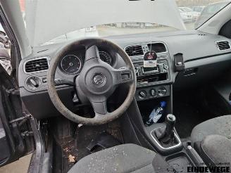 Volkswagen Polo Polo V (6R), Hatchback, 2009 / 2017 1.6 TDI 16V 90 picture 24