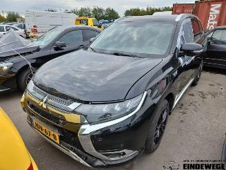 Mitsubishi Outlander Outlander (GF/GG), SUV, 2012 / 2022 2.4 16V PHEV 4x4 picture 2