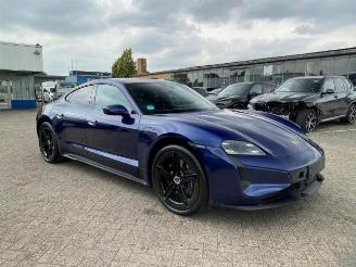 Schadeauto Porsche Taycan Turbo S *HEAD-UP -PANO -PCCB* 2024/7