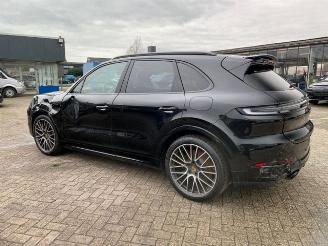 krockskadad bil auto Porsche Cayenne Turbo E-Hybrid  *HEAD-UP - PANO - KAM* 2025/3