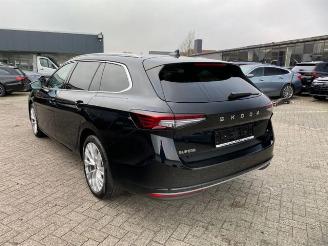 damaged passenger cars Skoda Superb Combi 1.5 TSI iV L&K *HEAD-UP - PANO-AHK* 2025/3