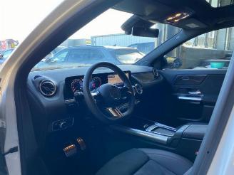 Mercedes GLA 180 AMG Line PANO/AHK/KAM/NAVI picture 15