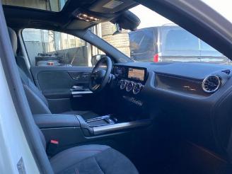 Mercedes GLA 180 AMG Line PANO/AHK/KAM/NAVI picture 19
