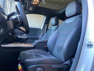 Mercedes GLA 180 AMG Line PANO/AHK/KAM/NAVI picture 16