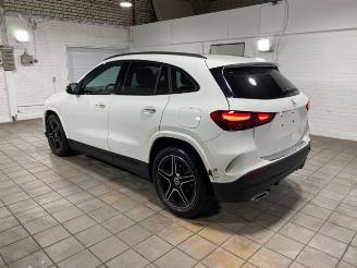 Mercedes GLA 180 AMG Line PANO/AHK/KAM/NAVI picture 4