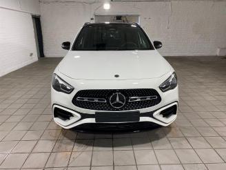 Mercedes GLA 180 AMG Line PANO/AHK/KAM/NAVI picture 11