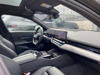 BMW 5-serie e Touring M Sport Pro PANO/HUD/AHK/360/B&W picture 20