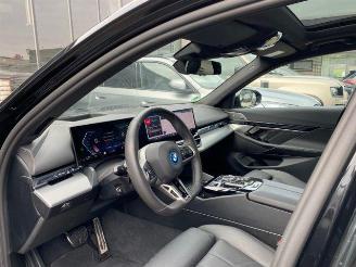 BMW 5-serie e Touring M Sport Pro PANO/HUD/AHK/360/B&W picture 16