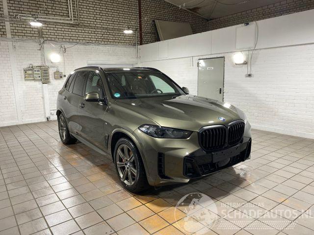 BMW X5 xDrive50e M Sport Pro PANO/HUD/AHK/360/H&K