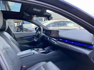 BMW i5 M60 xDrive Touring PANO/HUD/AHK/B&W/360/NAVI picture 21