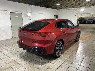 Coche accidentado BMW iX2 xDrive30 M Sport Pro HUD/AHK/360/H&K/NAVI 2023/11