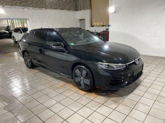 Volkswagen Passat Variant 1.5 TSI e-Hybrid R-Line HUD/360 picture 3