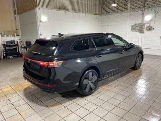 Volkswagen Passat Variant 1.5 TSI e-Hybrid R-Line HUD/360 picture 4