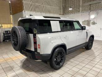 Land Rover Defender S 110 D200 AWD PANO/HUD/360/NAVI picture 9