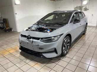 Damaged car Volkswagen ID.7 Tourer Pro HUD/AHK/360/NAVI 2025/7