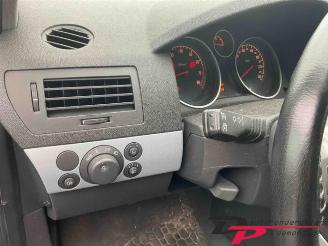 Opel Astra Astra H GTC (L08), Hatchback 3-drs, 2005 / 2011 1.4 16V Twinport picture 13