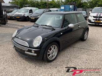 Vrakbiler auto Mini Mini Mini (R50/53), Hatchback, 2001 / 2007 1.6 16V One 2001/9