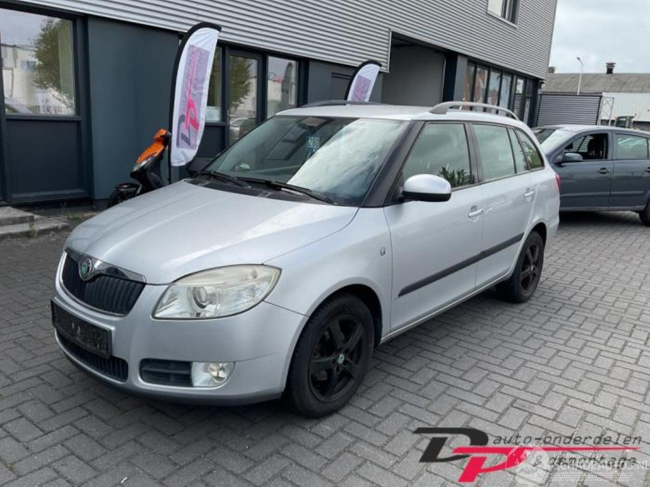 Skoda Fabia Fabia II Combi, Combi 5-drs, 2007 / 2014 1.4i 16V