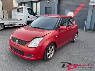 Coche siniestrado Suzuki Swift Swift (ZA/ZC/ZD1/2/3/9), Hatchback, 2005 / 2011 1.5 VVT 16V 2005/11