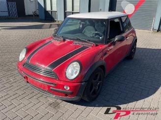 Vrakbiler auto Mini Mini Mini (R50/53), Hatchback, 2001 / 2007 1.6 16V One 2002/11