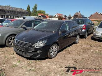 Salvage car Peugeot 308 308 SW (L4/L9/LC/LJ/LR), Combi 5-drs, 2014 / 2021 1.6 BlueHDi 120 2015/10