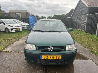 Schadeauto Volkswagen Polo Automaat APK 2000/3