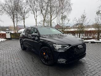 krockskadad bil auto Audi E-tron Audi E-tron 55 Quattro S line Leder Trekhaak Camera VOL ! 2021/8