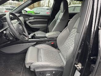 Audi E-tron Audi E-tron 55 Quattro S line Leder Trekhaak Camera VOL ! picture 18