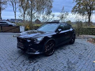 Schadeauto Cupra Formentor Formentor VZ5 2.5TFSI 4Drive 390pk Panorama Carbon VOL ! 2024/1