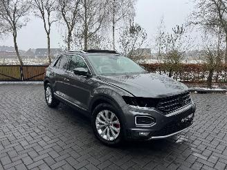damaged passenger cars Volkswagen T-Roc T-Roc 2.0 TSI DSG 4Motion Sport PANO ACC Leer VOL!! 2019/1