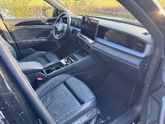 Volkswagen Tayron Volkswagen Tayron 1.5 TSI eHybrid 272pk R-Line 7 Stoelen Trekhaak ! picture 33