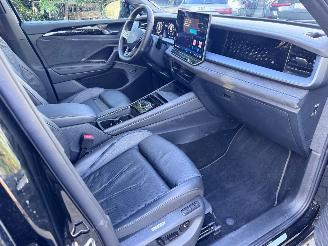 Volkswagen Tayron Volkswagen Tayron 1.5 TSI eHybrid 272pk R-Line 7 Stoelen Trekhaak ! picture 3