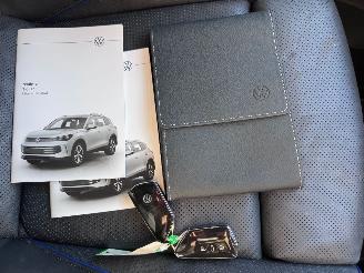 Volkswagen Tiguan Volkswagen Tiguan 1.5 eTSI DSG R-Line Leder HUD Camera VOL picture 30
