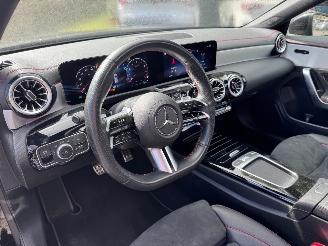 Mercedes Cla-klasse CLA Shooting Brake CLA 180 AMG Line Edition PANO VOL picture 5
