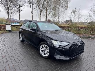 Schadeauto Audi A3 A3 Sportback 30 TFSI S-Line Camera Ambiance VOL 2025/1