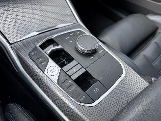 BMW 3-serie 330e Limousine M Sport PANO Camera Harman&Kardon VOL!! picture 23