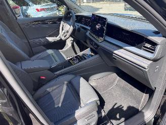 Volkswagen Tayron Tayron 1.5 TSI eHybrid 150kW R-Line PANO HUD Trekhaak Massage Leer VOL VOL picture 8