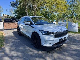 krockskadad bil auto Skoda Enyaq Enyaq 85 Loft 210kW Camera ACC Ambiance 82kWh 2024/9