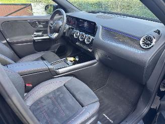 Mercedes GLA Mercedes-Benz GLA 180 AMG PANORAMA HUD Memorie Trekhaak Ambiance Massage VOL!! picture 4