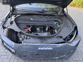 Audi Q6 Audi Q6 e-tron performance 225 kW Passenger Display ! picture 6