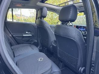 Mercedes GLA Mercedes-Benz GLA 250e AMG Panorama 360view AHK Leder VOL picture 14