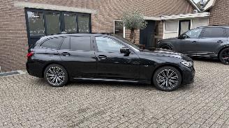 BMW 3-serie 320e Touring M-Sport PANORAMA AHK Camera VOLL picture 31